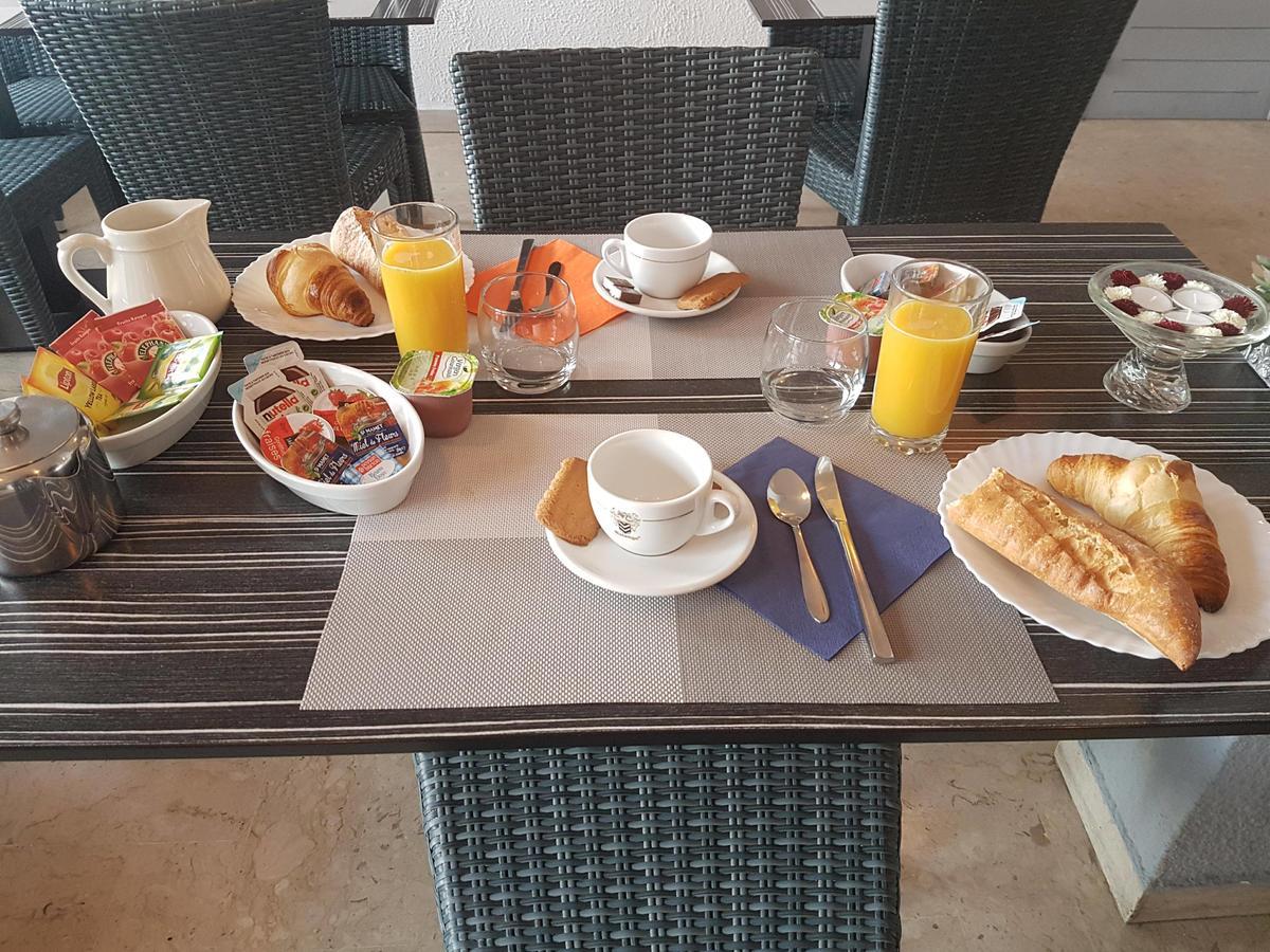 Hotel De La Poste Peymeinade Kültér fotó